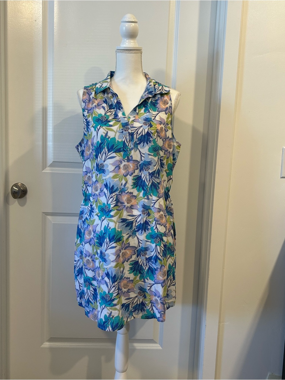 St. John's Bay Sleeveless Floral Shift Dress in Blue, Teal & White